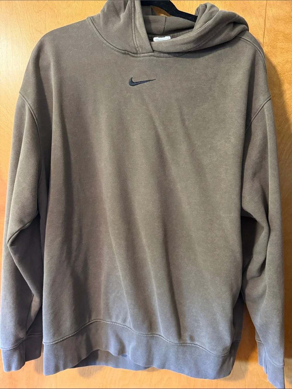Nike Women’s medium Oversized Hoodie in acid wash chocolate